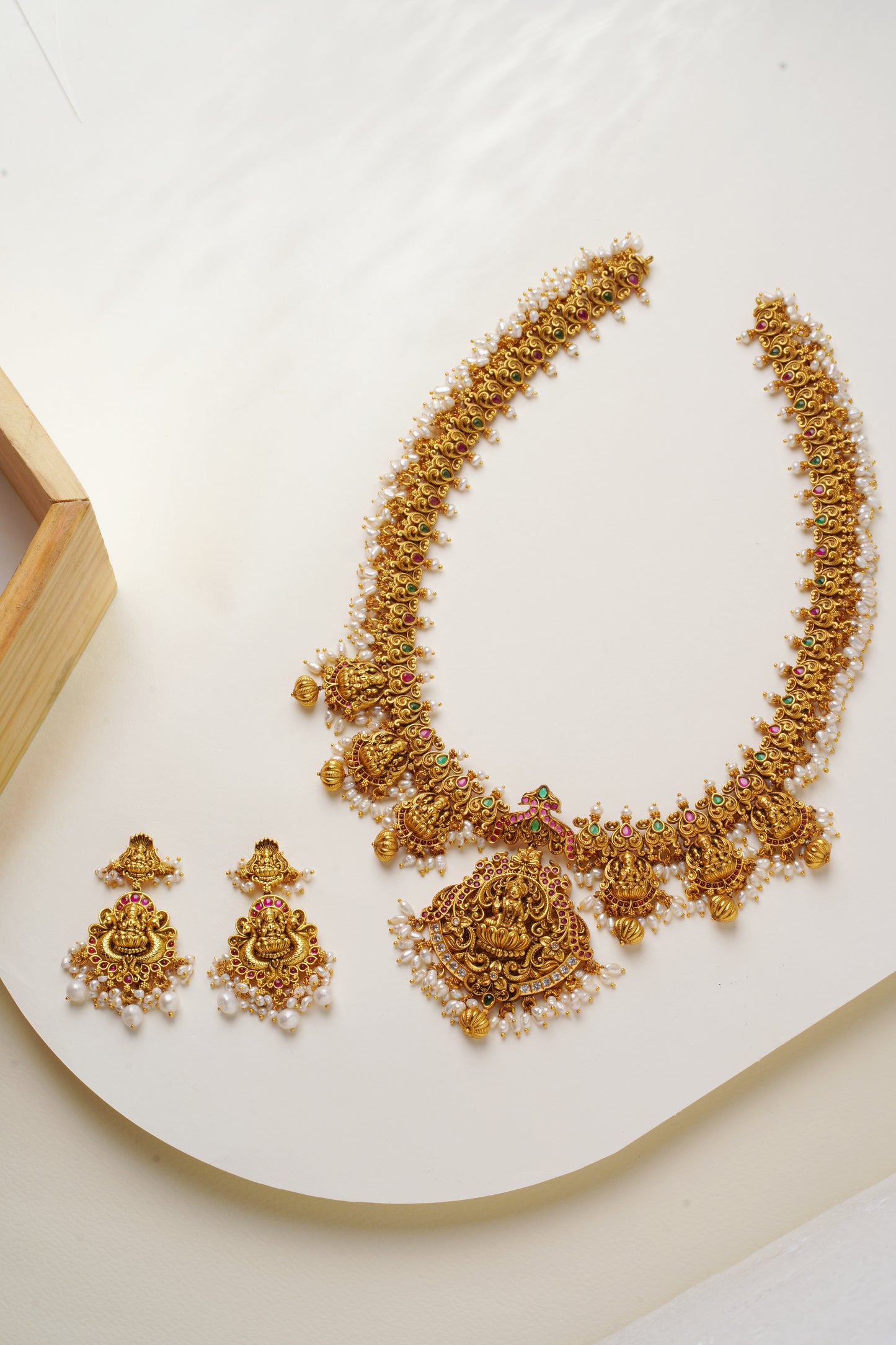 Majestic Nakshi Temple Haram with Pearl Drops