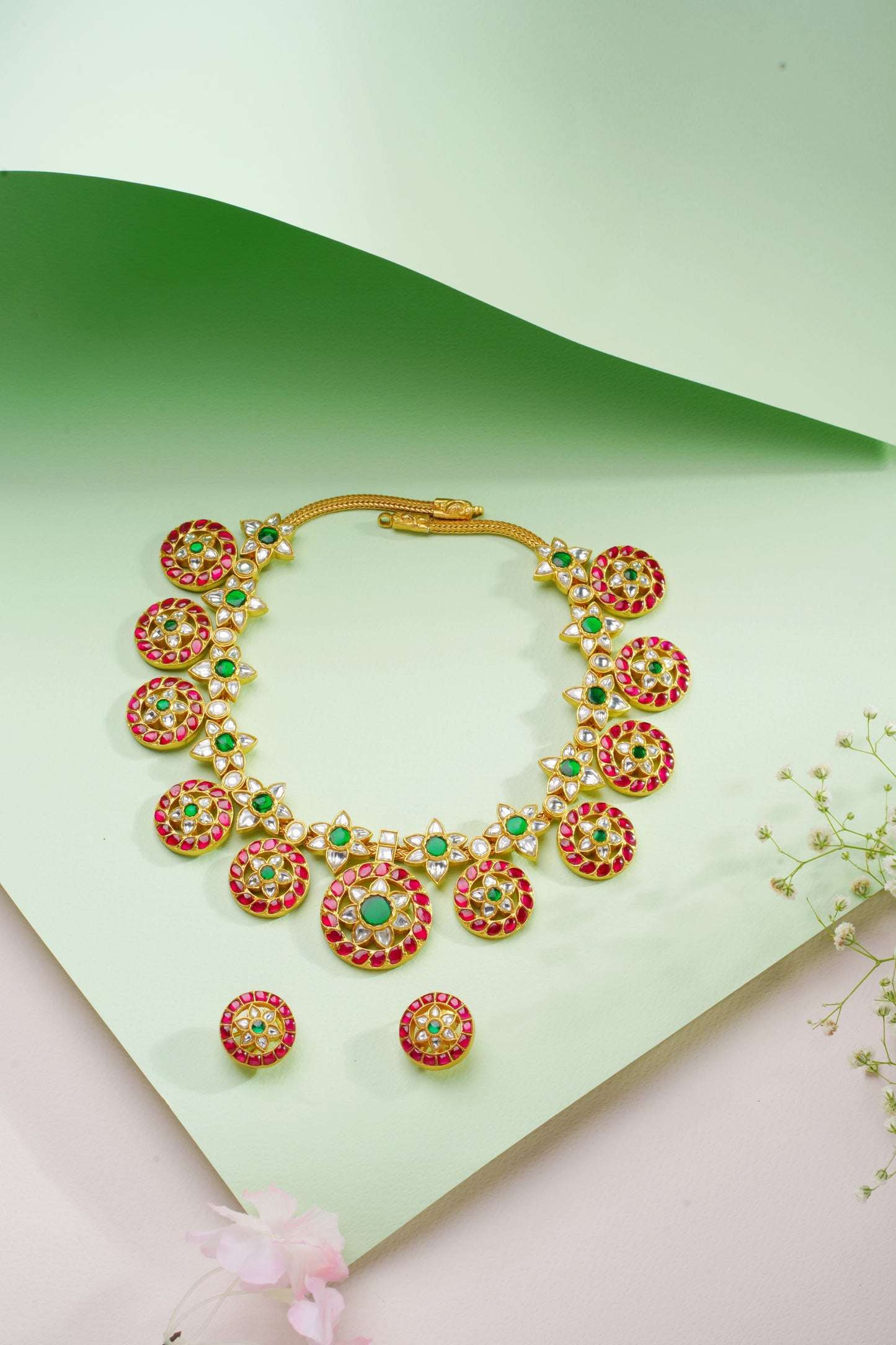 Radiant Kundan Bottu Bridal Choker with Emerald Accents